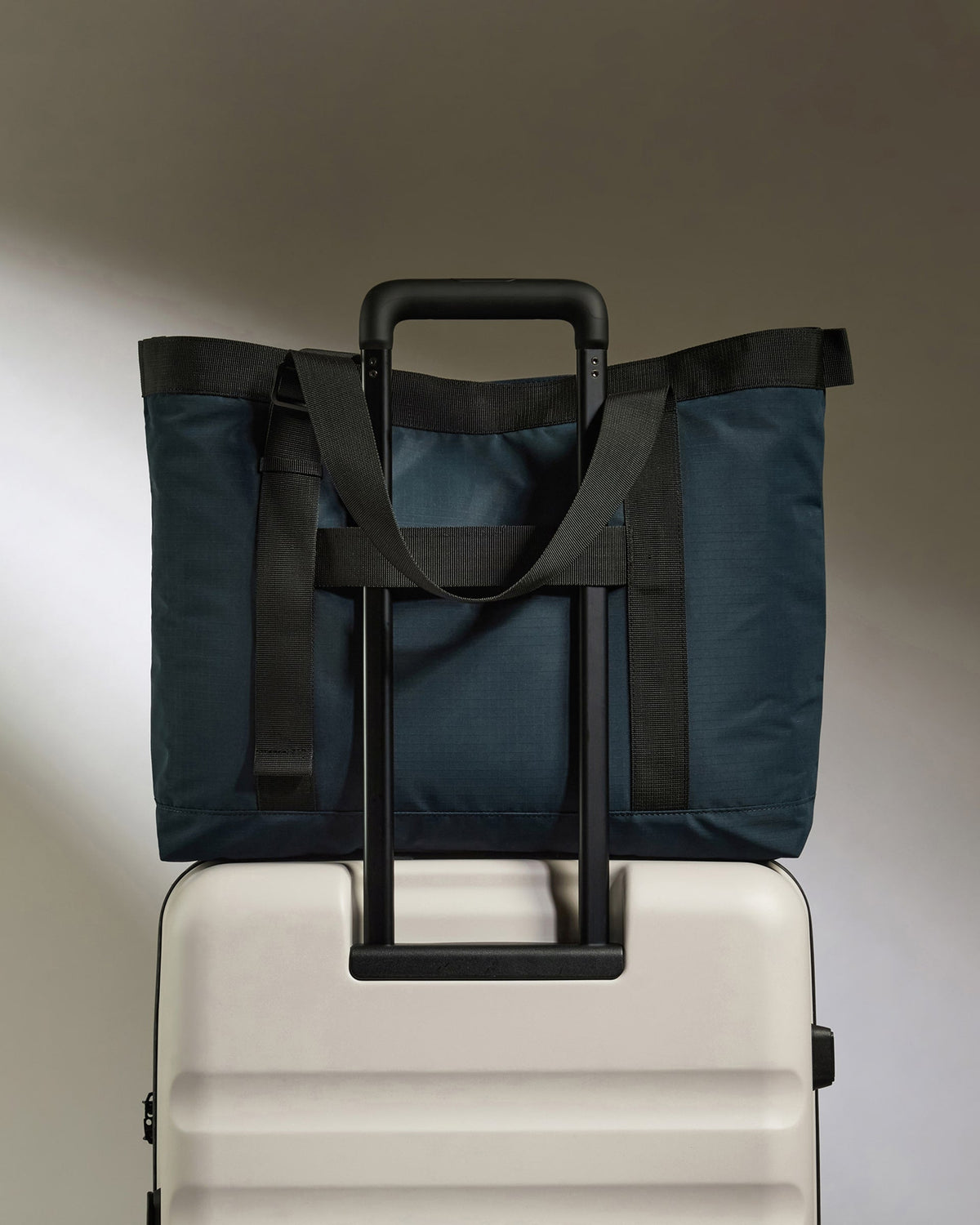 Essential Tote Bag in Navy
