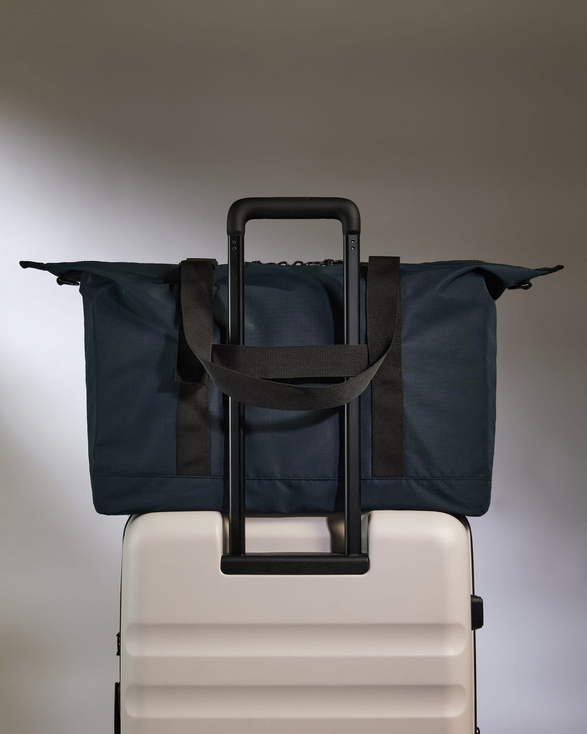 Essential Weekender Bag in Navy