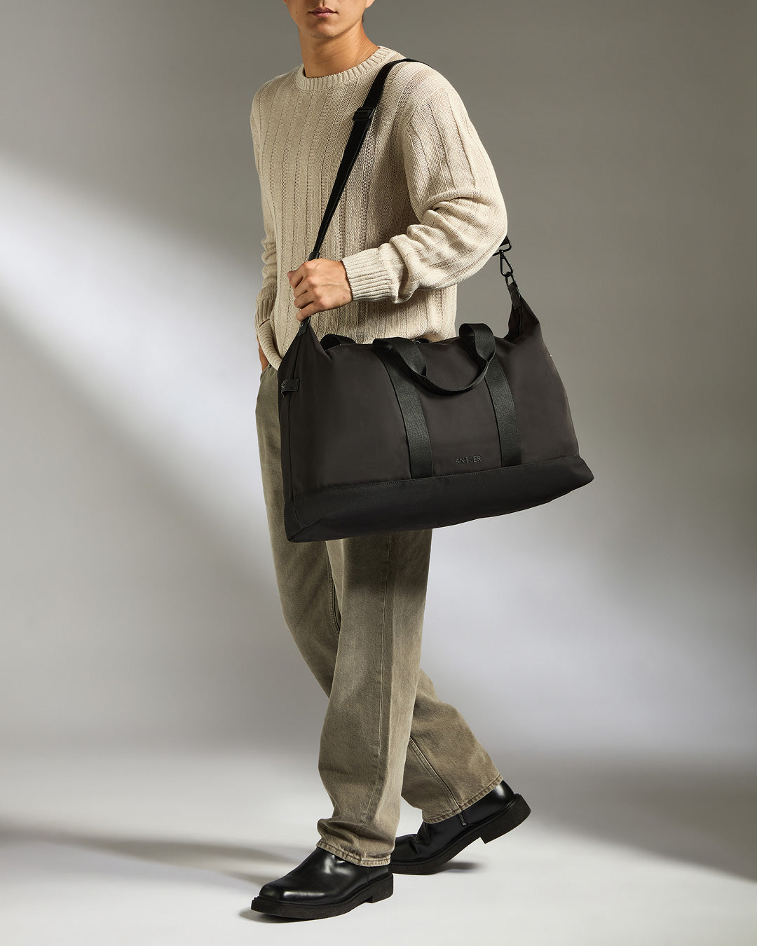 Icon Weekender Bag in Black