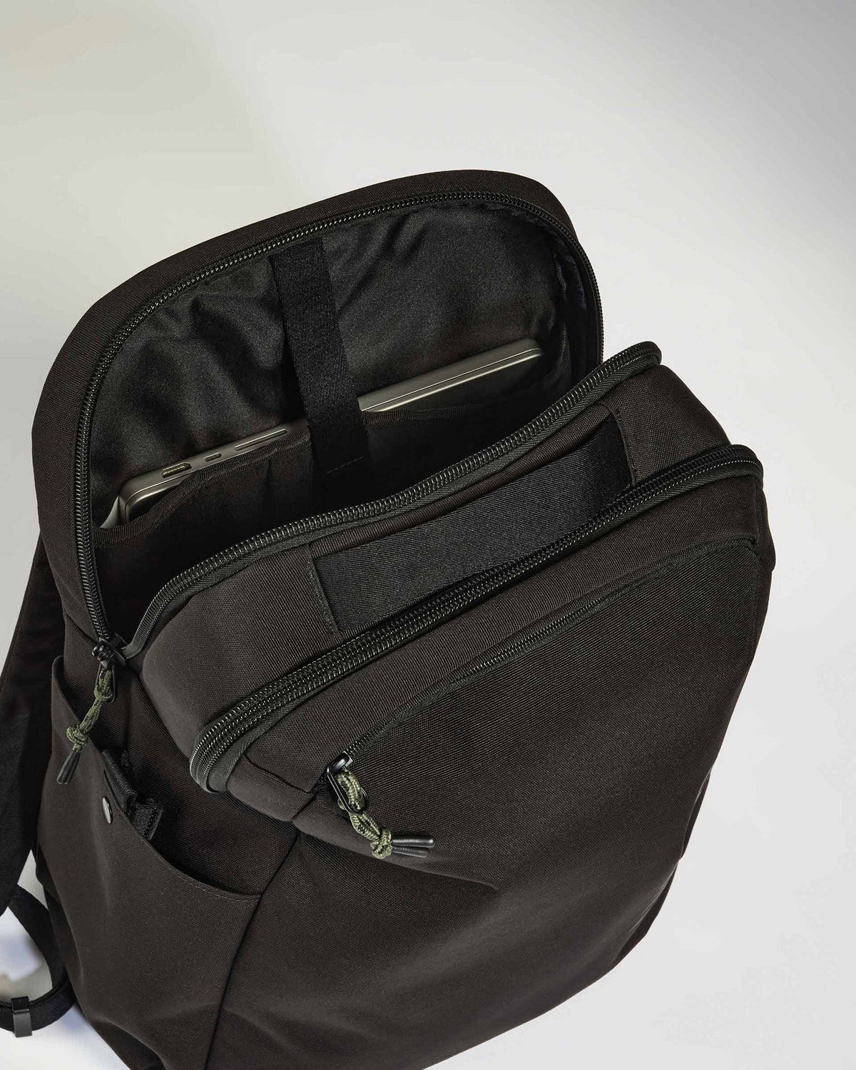Discovery Light Backpack in Black