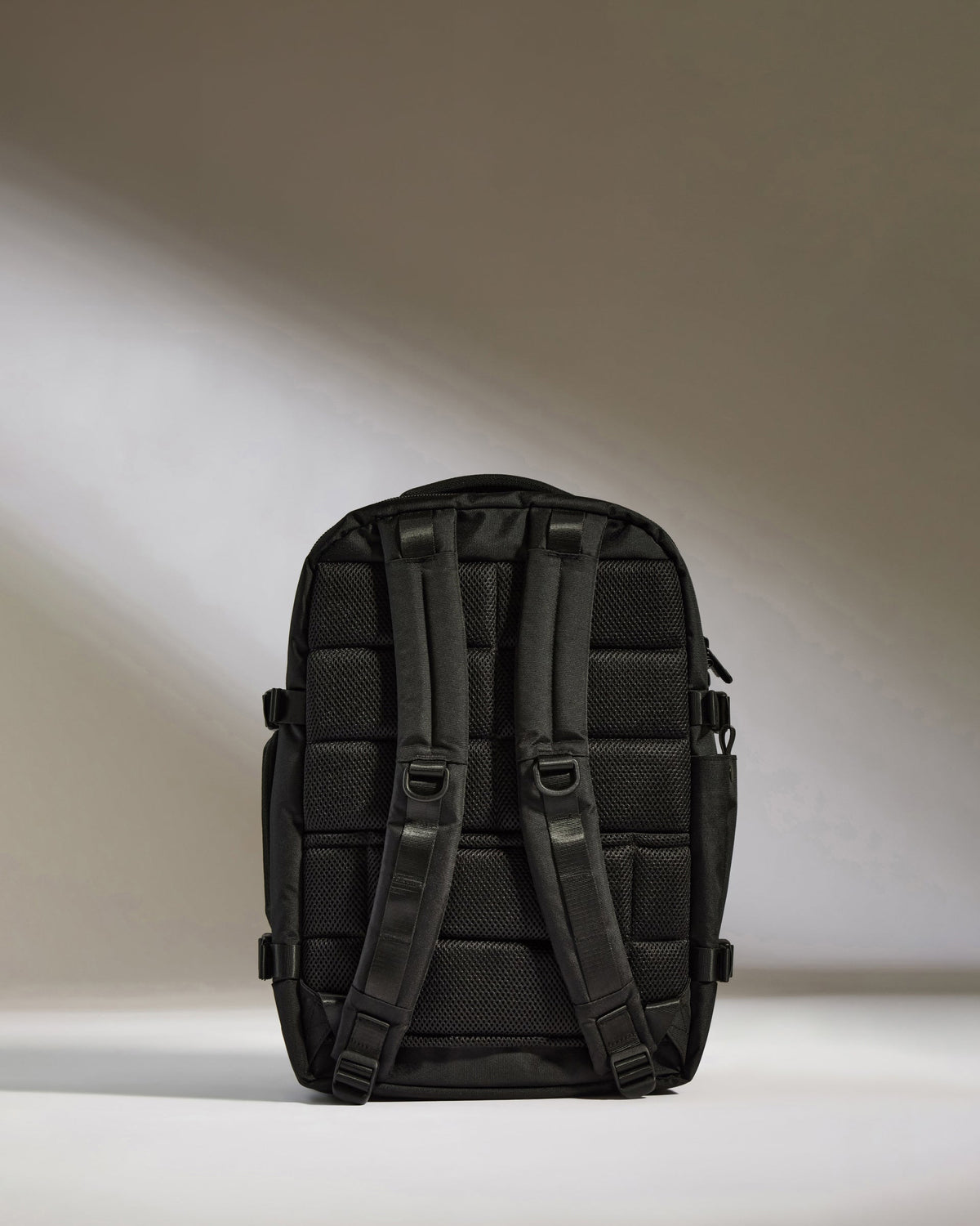 Discovery 28L Backpack in Antler Green