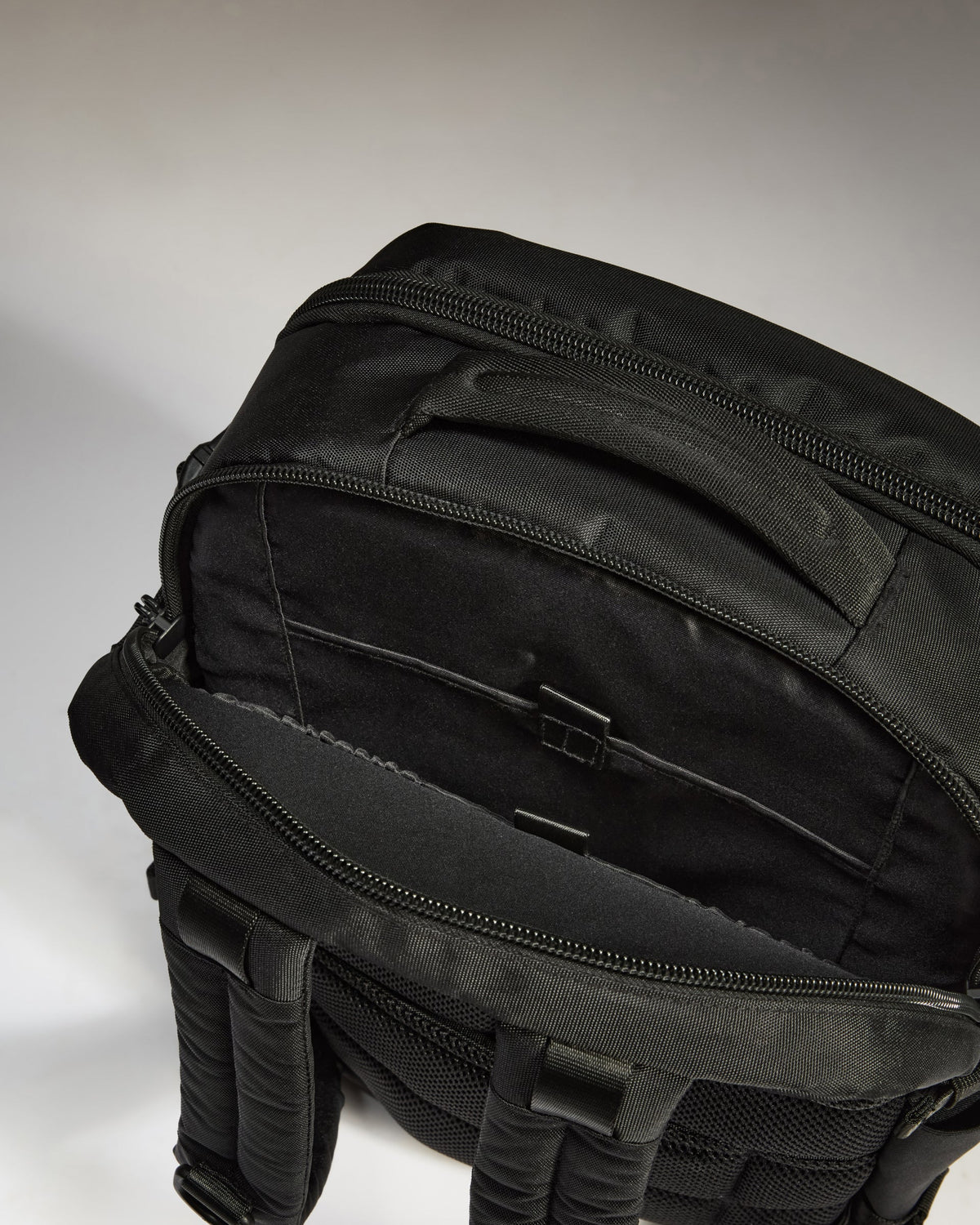 Discovery 28L Backpack in Antler Green