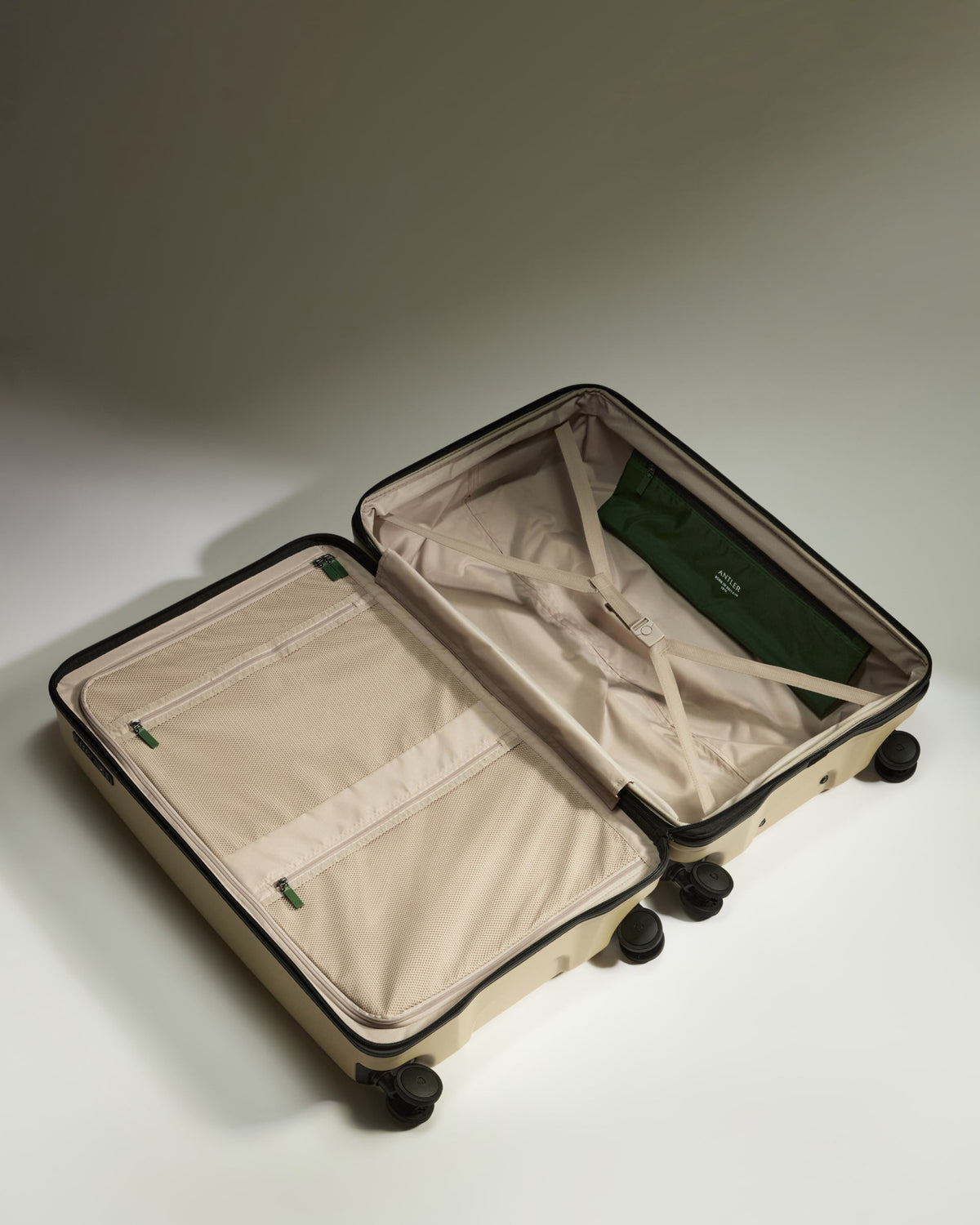 Large Luggage in Dune Yellow - Icon Stripe