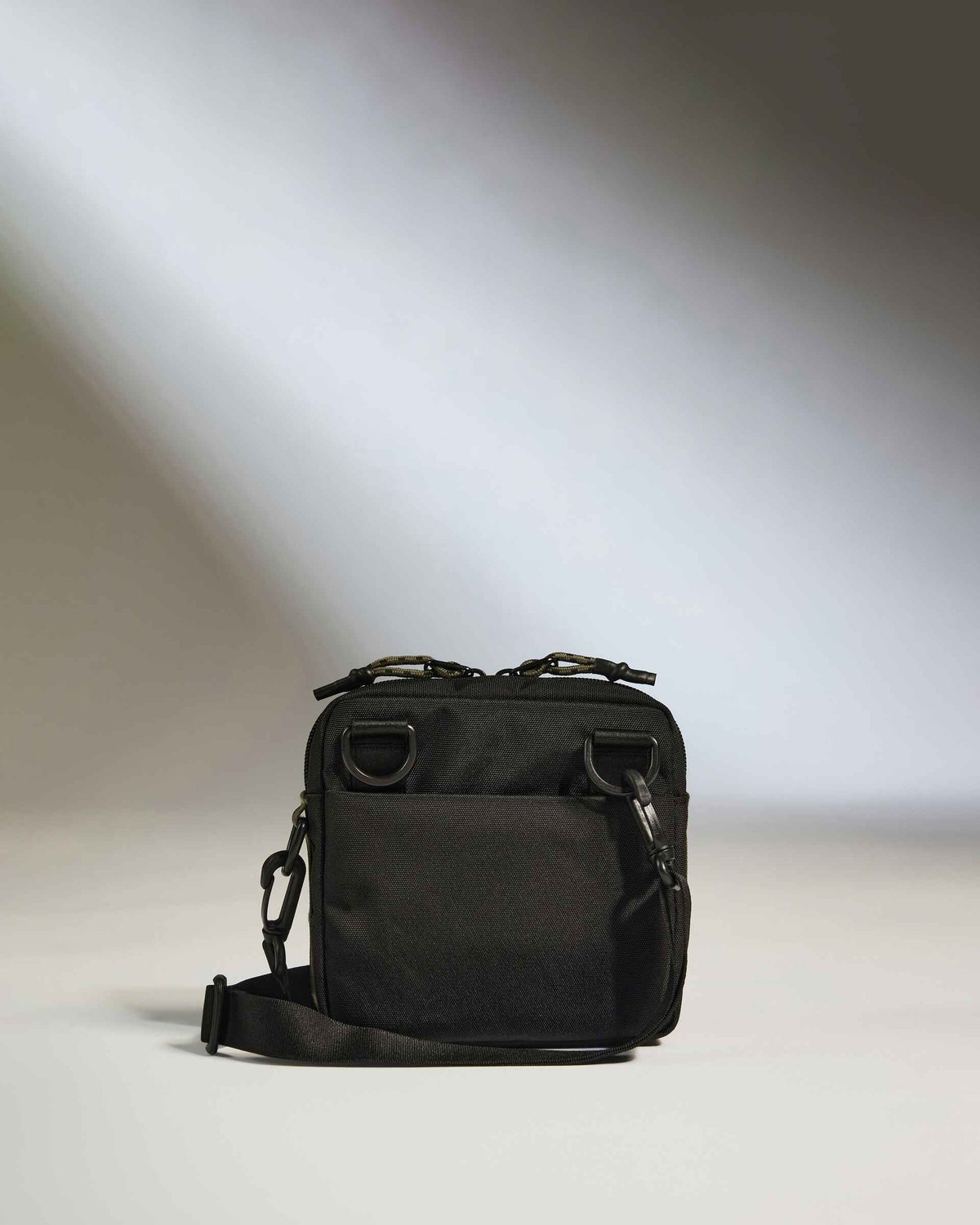 Discovery Crossbody Bag in Carbon Black