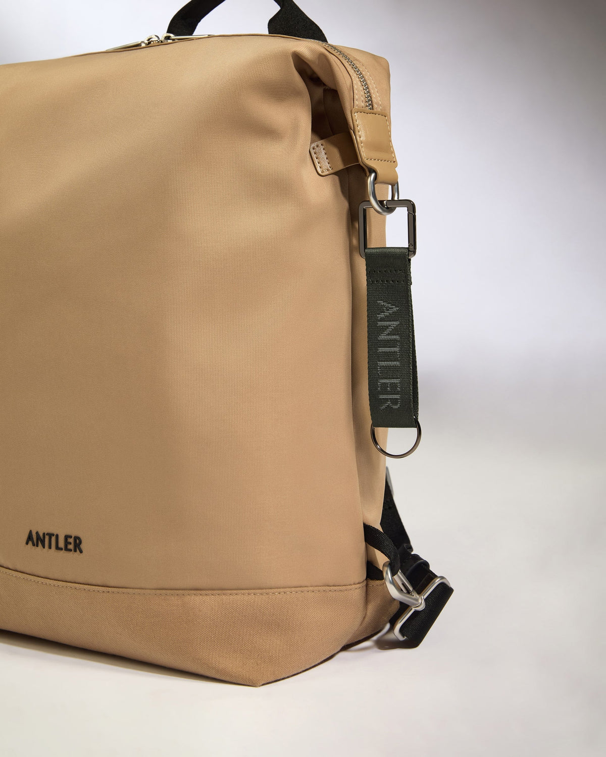 Icon Keyring in Dark Khaki Green