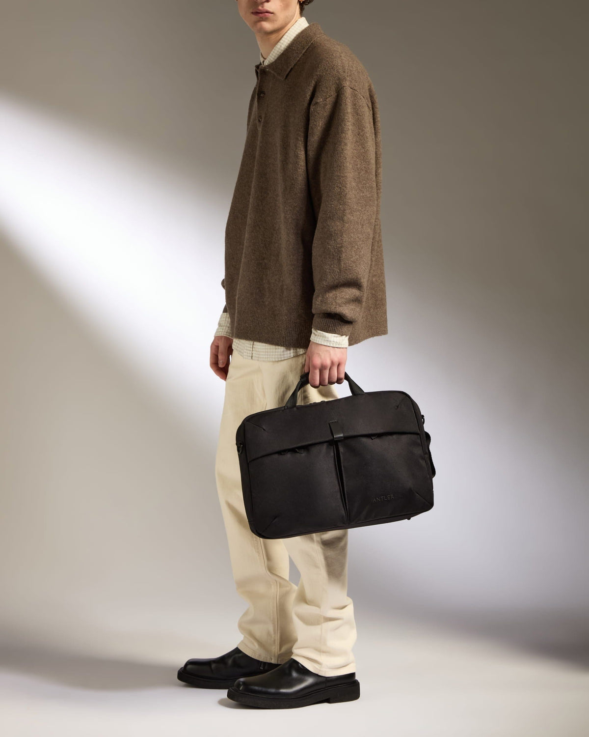 Messenger Bag in Black - Urban Light