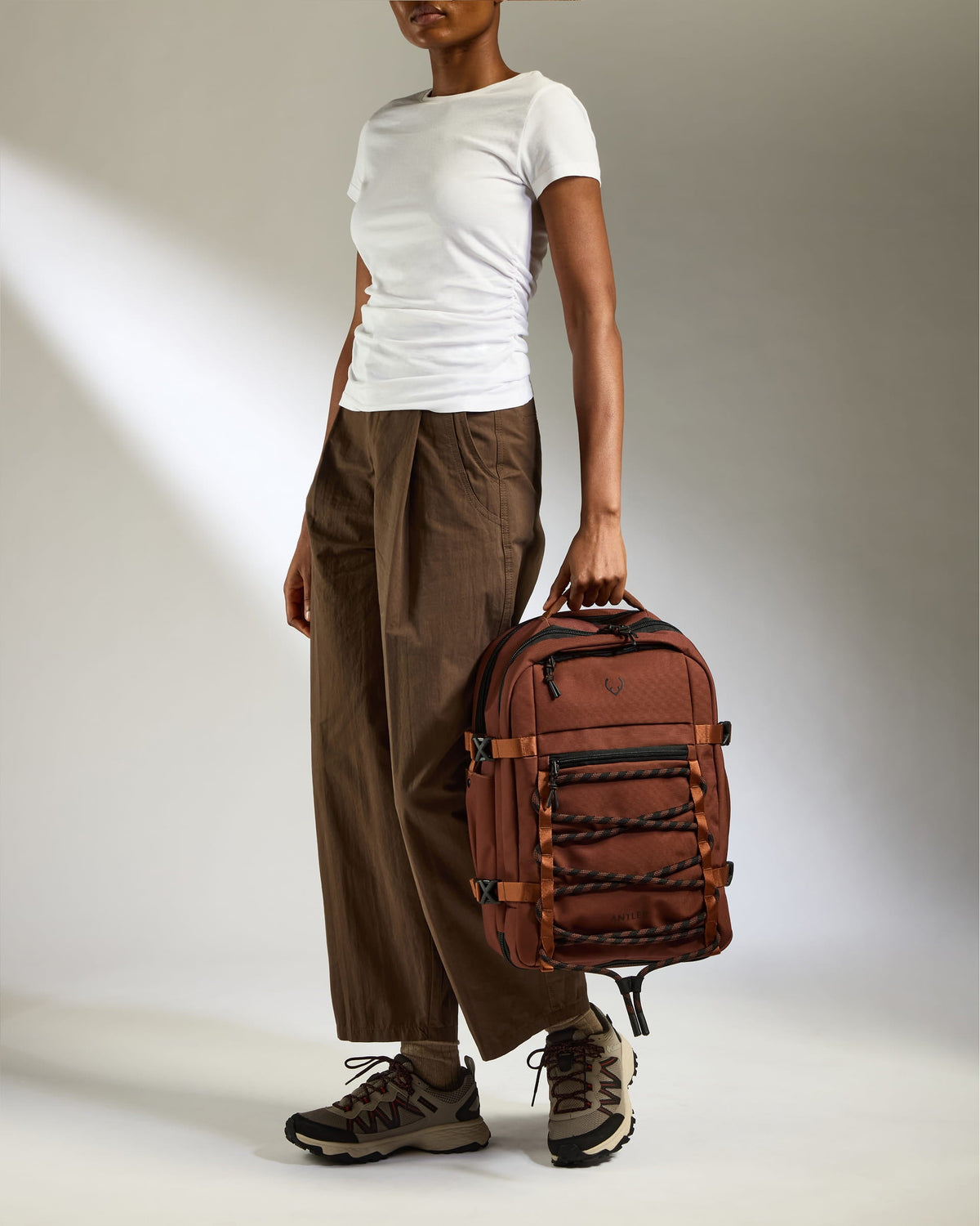 Discovery 28L Backpack in Clay Brown