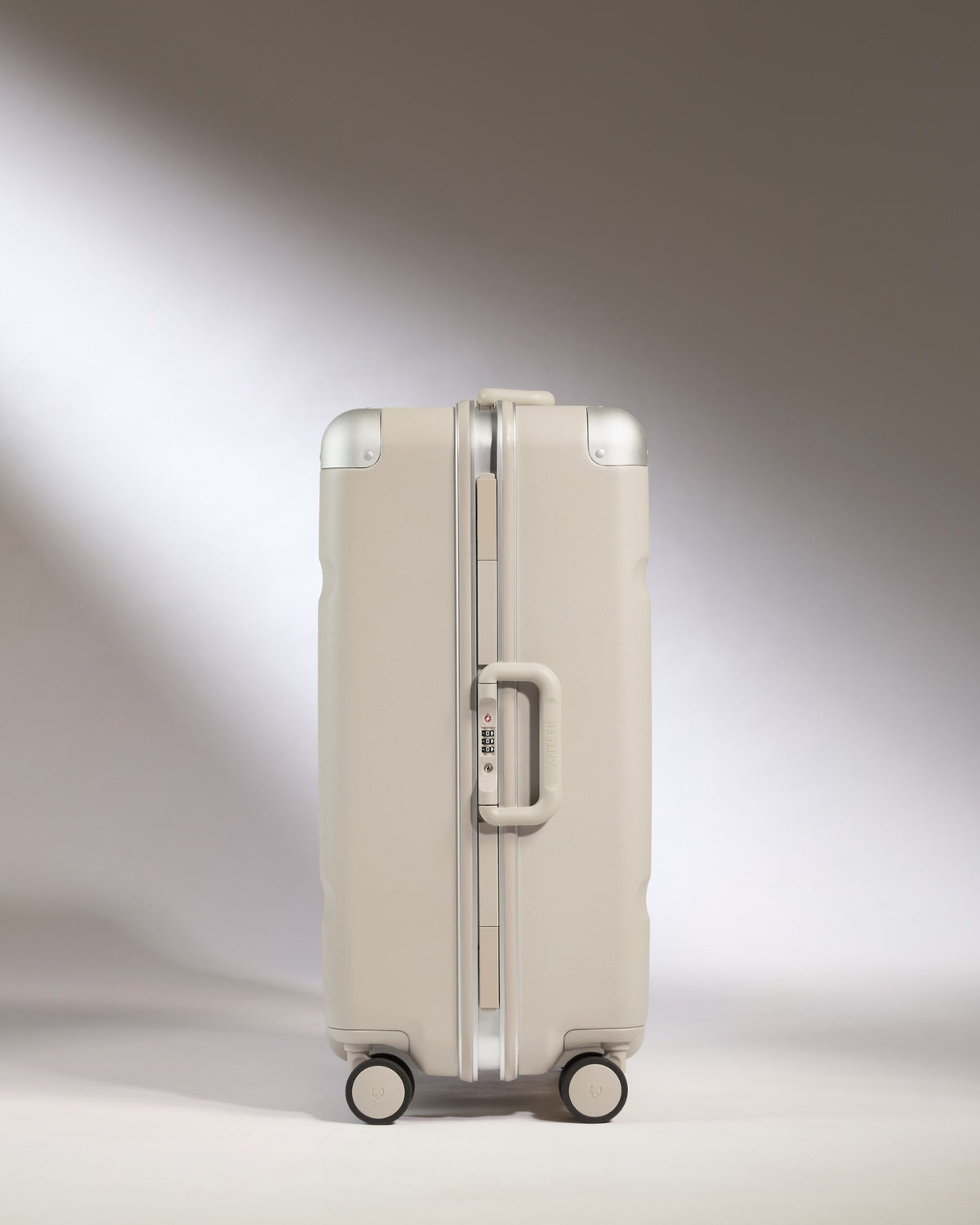 Medium Luggage in Sandstone - Heritage Stripe